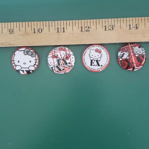 Hello Kitty - Picture 2 of 4